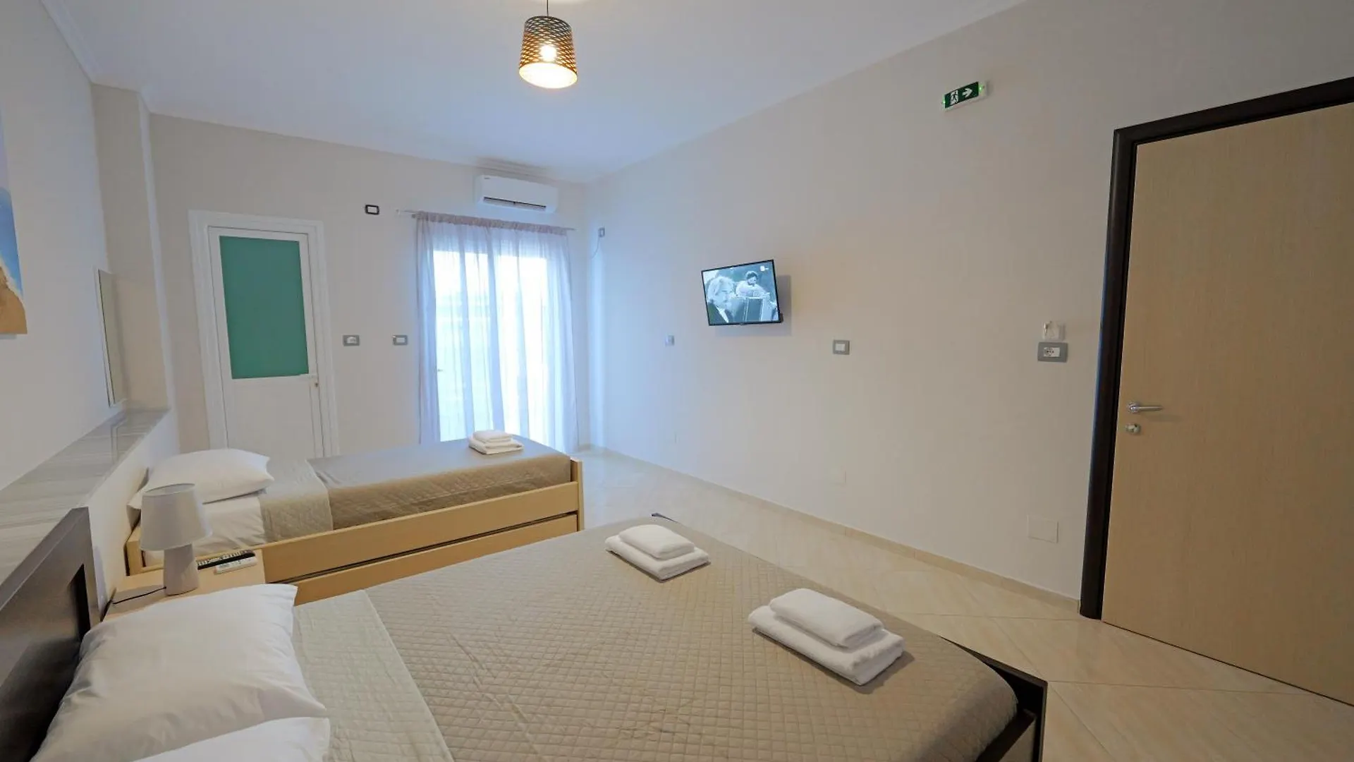 Hotel Deja Vu Ksamil 0*,  Albania