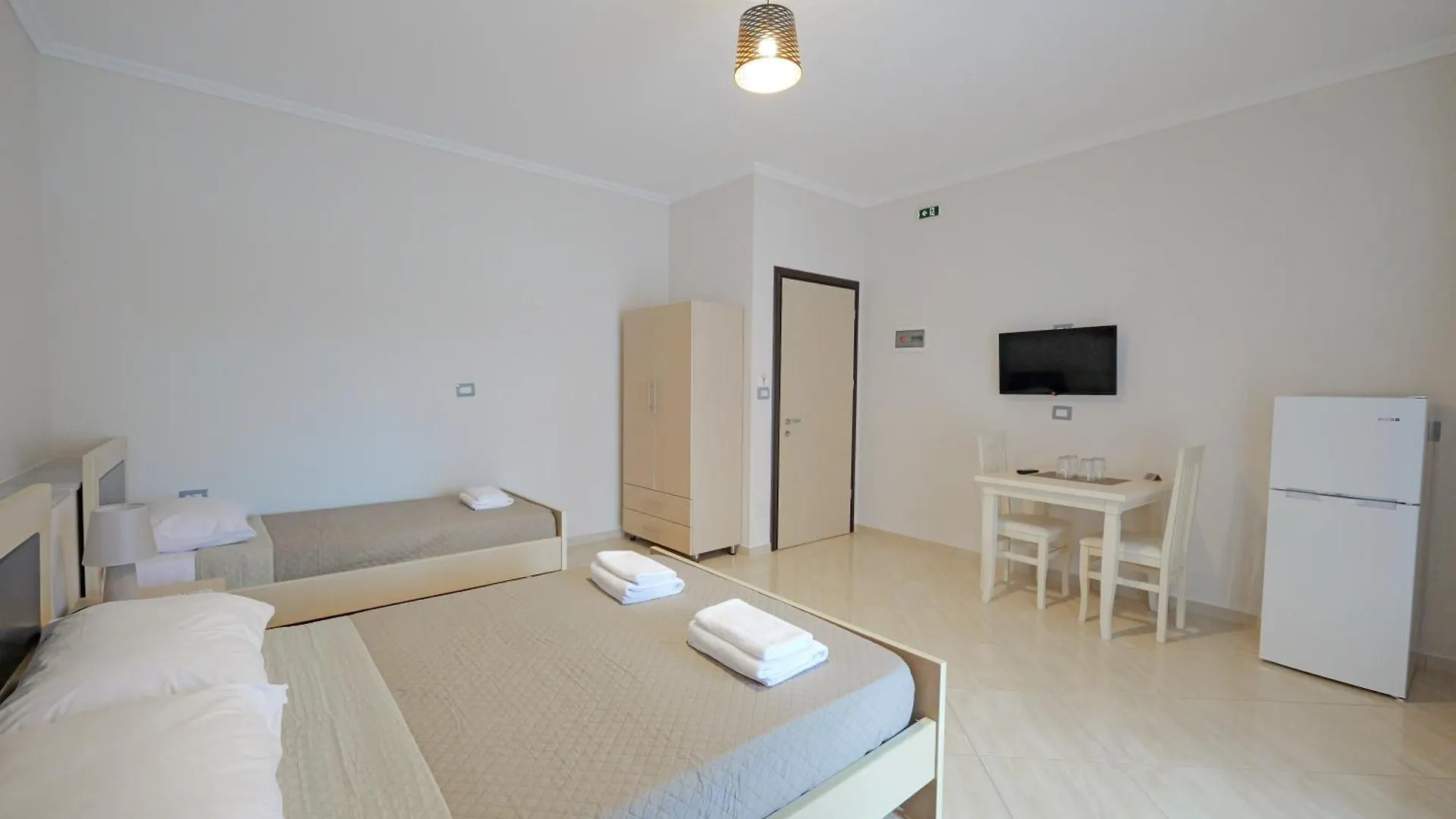 Hotel Deja Vu Ksamil